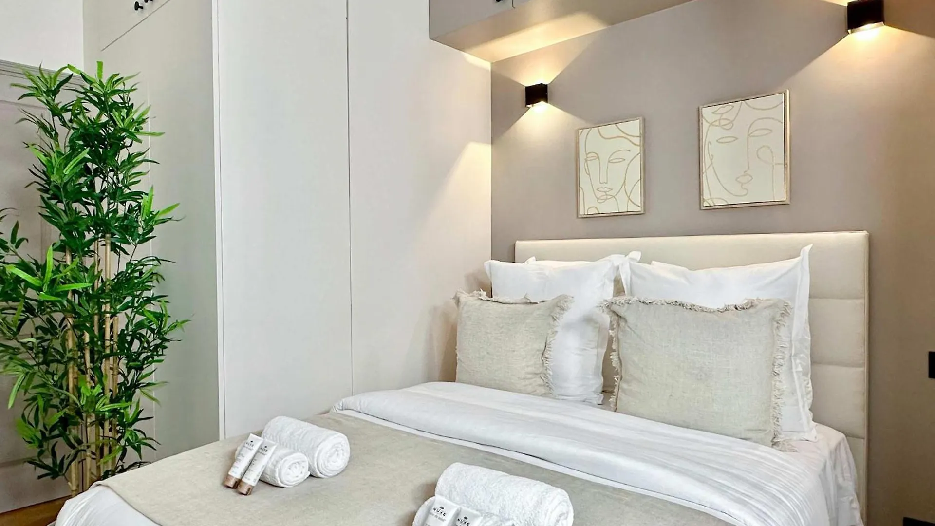 Premium Apartment By Gare Du Nord Paris France